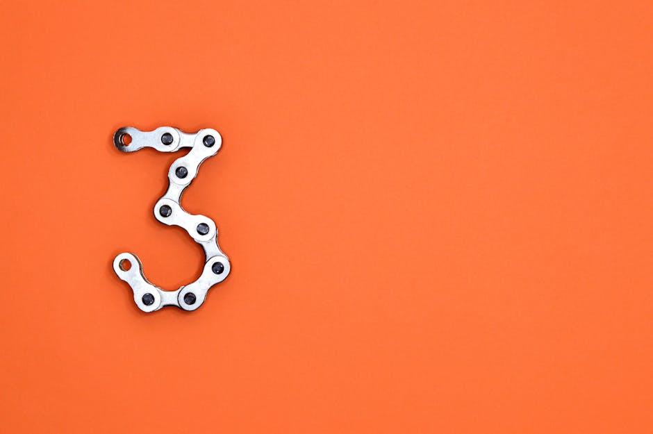 Bicycle chain shaped like the number three